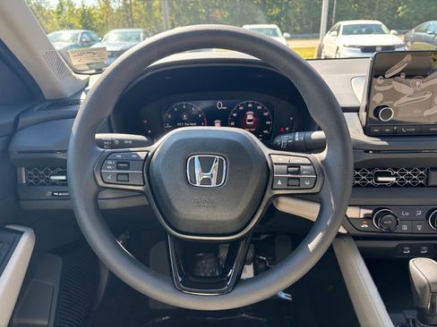 New 2025 Honda Accord SE image 17