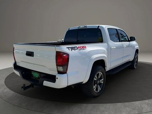 Used 2019 Toyota Tacoma TRD Sport w/ Technology Package AWD/4WD image 4