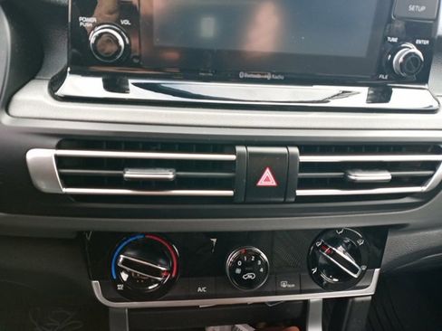 Used 2021 Kia Seltos LX image 17