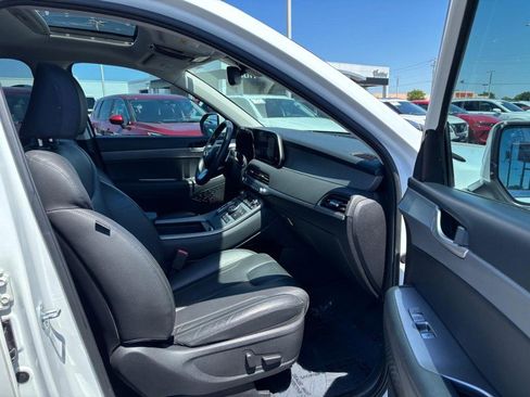 Used 2022 Hyundai Palisade SEL w/ 8P Bench Seat Package AWD/4WD image 12