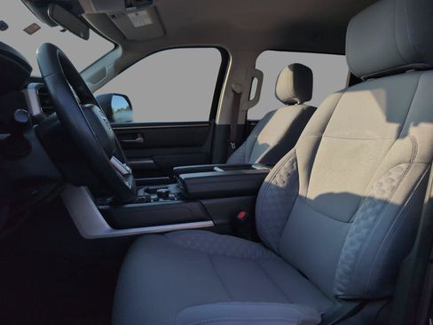 Used 2022 Toyota Tundra SR5 AWD/4WD image 17