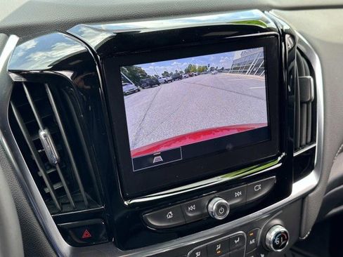Used 2023 Chevrolet Traverse LT image 21