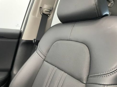 Used 2024 Honda HR-V EX-L image 36