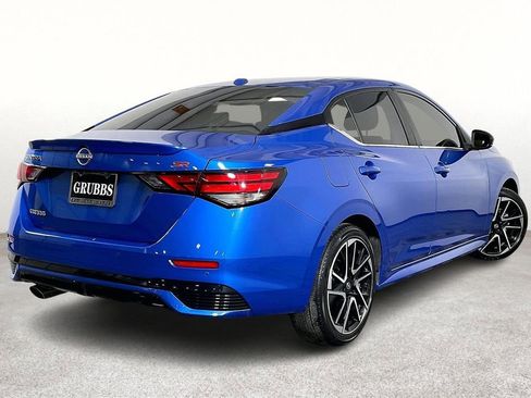 Used 2024 Nissan Sentra SR FWD image 2