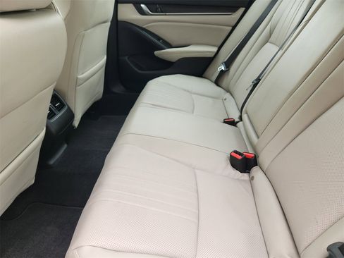 Certified 2018 Honda Accord Touring image 29
