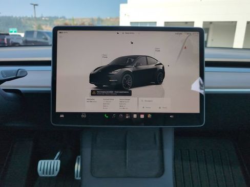 Used 2023 Tesla Model Y Long Range AWD/4WD image 23