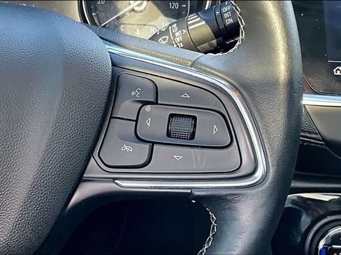 Used 2021 Buick Encore GX Essence w/ Advanced Technology Package FWD image 12
