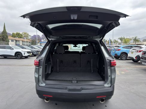 Used 2023 Chevrolet Traverse LT FWD image 16