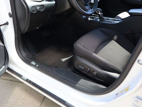 Used 2024 Chevrolet Malibu LT FWD image 15