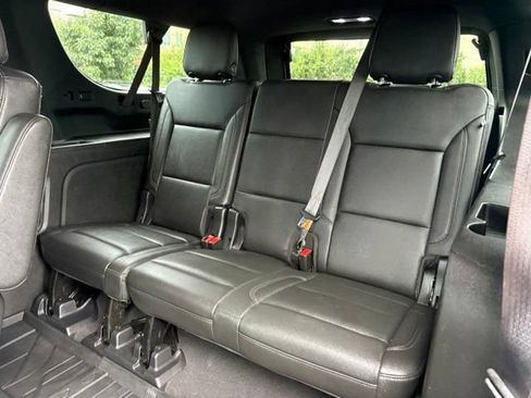 Used 2021 Chevrolet Suburban Z71 AWD/4WD image 24
