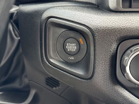 Used 2024 Jeep Gladiator Sport AWD/4WD image 17
