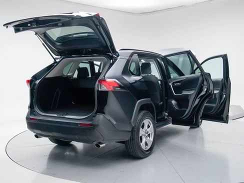 Used 2025 Toyota RAV4 XLE AWD/4WD image 22