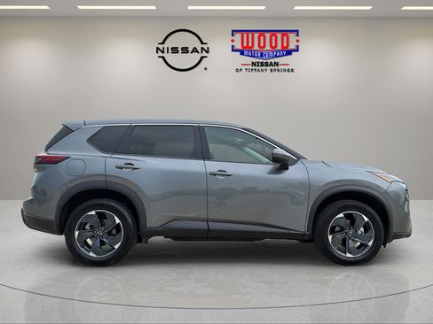 Certified 2024 Nissan Rogue SV AWD/4WD image 2