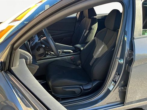 Certified 2025 Hyundai Elantra Sport image 25