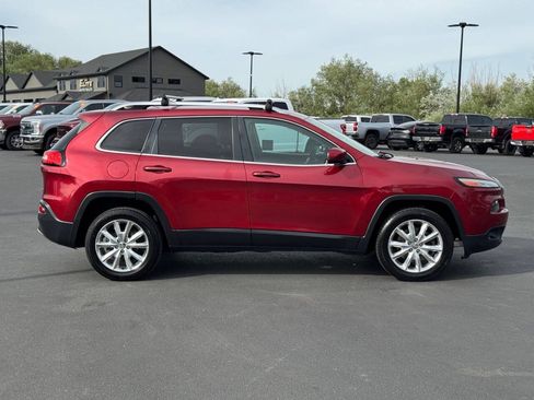 Used 2017 Jeep Cherokee Limited FWD image 9