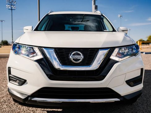 Used 2020 Nissan Rogue SV w/ Premium Package image 2