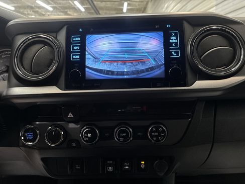 Used 2018 Toyota Tacoma TRD Sport image 21