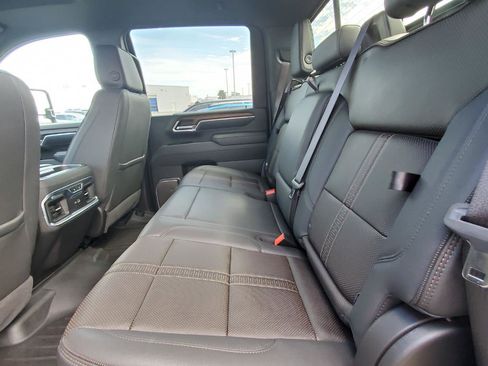 Used 2025 Chevrolet Silverado 2500 High Country w/ Technology Package image 5