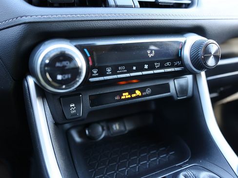 Used 2023 Toyota RAV4 LE image 27