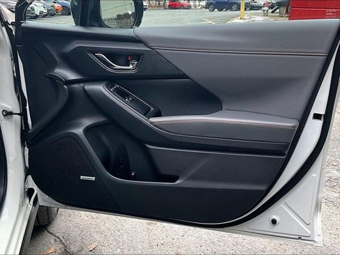 Certified 2025 Subaru Crosstrek 2.5i Limited w/ Crosstrek Mirror Package image 14