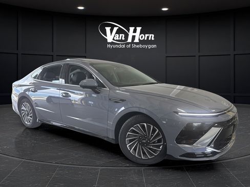 Used 2025 Hyundai Sonata Limited FWD image 1