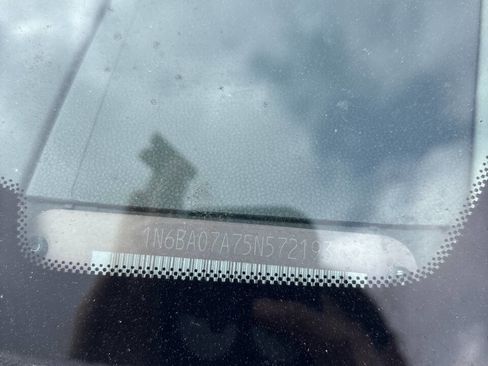 Used 2005 Nissan Titan SE w/ (W01) Utility Bed Pkg image 7