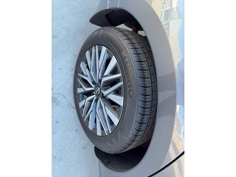 Used 2024 Nissan Altima 2.5 SV w/ SV Premium Package image 20