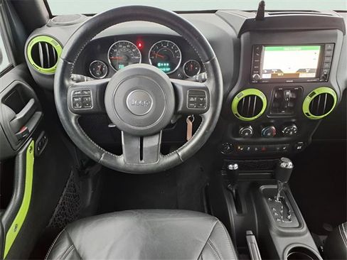 Used 2017 Jeep Wrangler Unlimited Sahara w/ Connectivity Group image 5