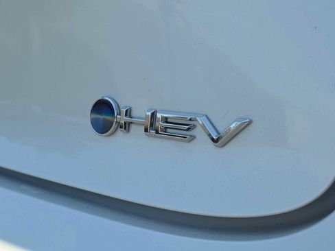 Certified 2026 Toyota Prius XLE FWD image 13