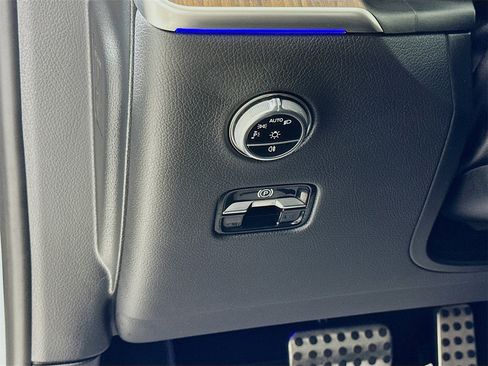 Certified 2025 Mercedes-Benz GLC 300 4MATIC image 11