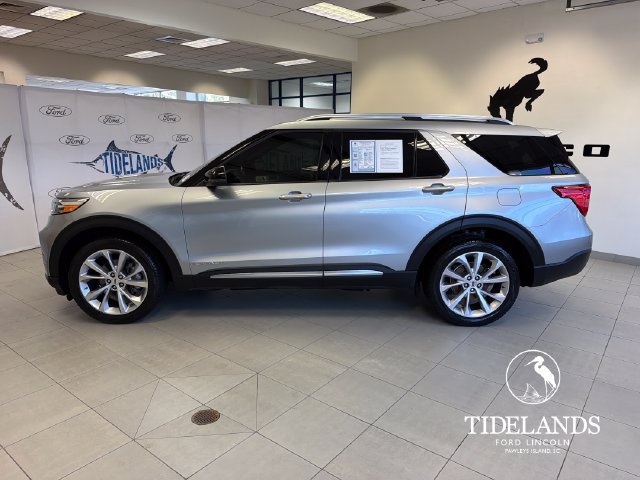 Certified 2023 Ford Explorer Platinum w/ Technology Package AWD/4WD image 5