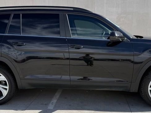 Used 2023 Volkswagen Atlas SE AWD/4WD image 2