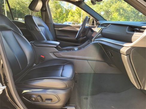 Used 2024 Jeep Grand Cherokee Limited image 25