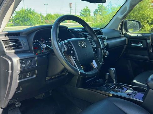 Used 2016 Toyota 4Runner Trail Premium AWD/4WD image 10