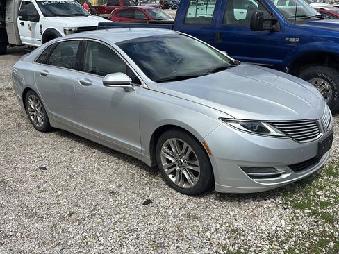 Used 2014 Lincoln MKZ FWD image 5