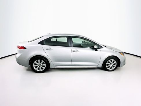 Used 2025 Toyota Corolla LE image 10