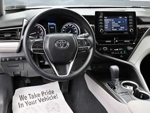Used 2023 Toyota Camry LE image 29