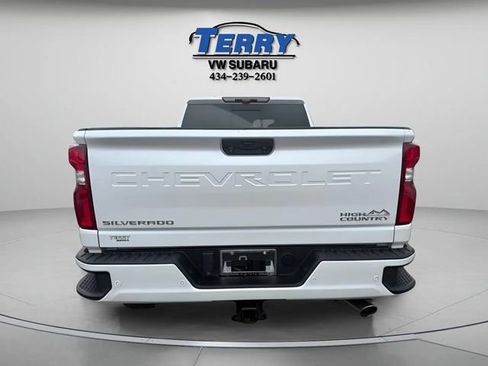 Used 2023 Chevrolet Silverado 2500 High Country AWD/4WD image 3