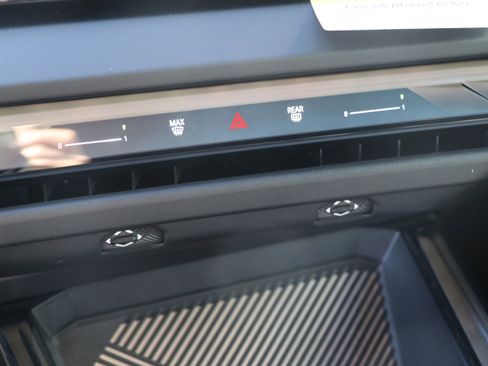 Certified 2025 BMW X3 xDrive30i w/ Convenience Package image 23