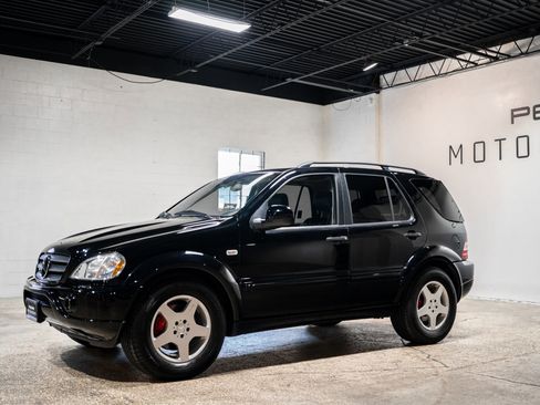 Used 2001 Mercedes-Benz ML 55 AMG 4MATIC image 3
