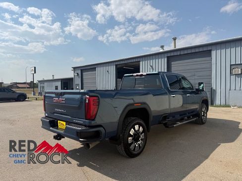 Used 2025 GMC Sierra 2500 Denali w/ Denali Reserve Package AWD/4WD image 5