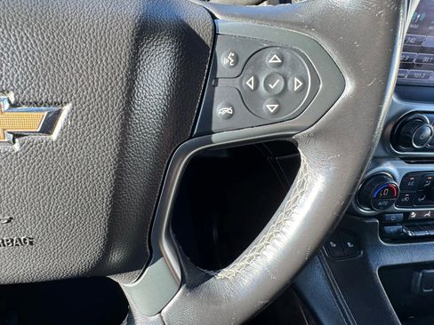 Used 2019 Chevrolet Suburban LT image 28