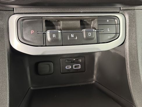 Used 2023 GMC Acadia SLT w/ Preferred Package AWD/4WD image 29