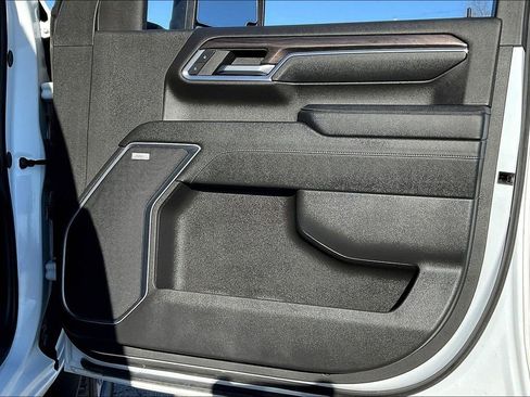 Used 2024 Chevrolet Silverado 2500 LTZ w/ LTZ Convenience Package image 19