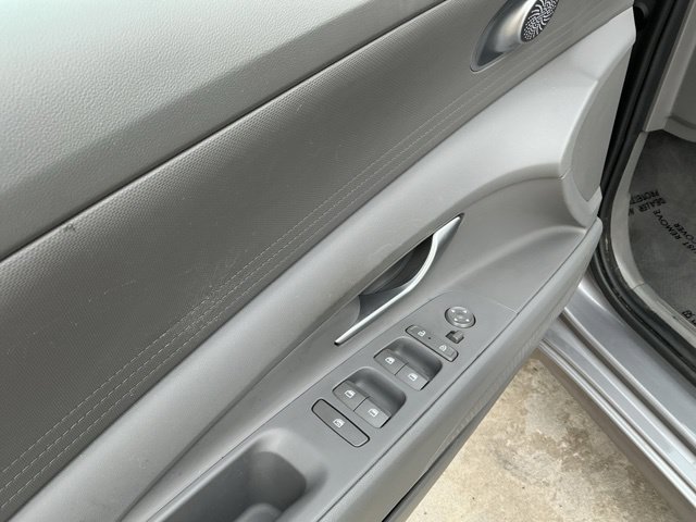 Used 2024 Hyundai Elantra SE FWD image 16