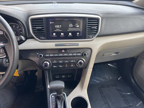 Used 2021 Kia Sportage LX image 11