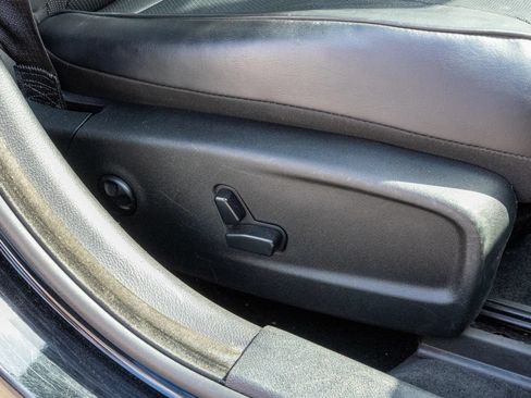 Used 2012 Chrysler 300 C RWD image 24