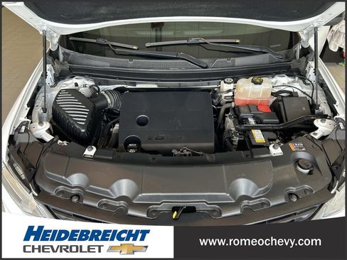 Used 2021 Chevrolet Traverse LS FWD image 9