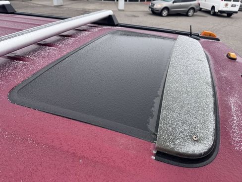 Used 2004 HUMMER H2 w/ Preferred Equipment Group image 44