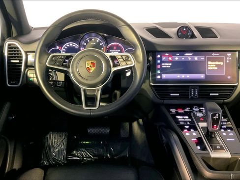 Used 2022 Porsche Cayenne Platinum Edition image 13